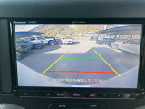 特に知らない場所での駐車・車庫入れなどには気を使います。 そんな時にはバックカメラがとっても便利。 ドライバーの死角をサポートしてくれるので安心・安全が確保できます。