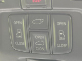 【両側パワースライドドア】スマートキーや運転席のスイッチで後席両側スライドドアの開閉が可能♪電動だから力を入れてドアを開ける必要が無く、小さなお子様でも簡単に開け閉めでき快適です♪