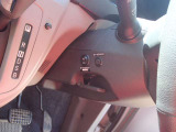 オートワイパーとオートライト新車時オプションが付いています。正常に機能します。本革ハンドル、ステアリングチルト標準装備グレードです