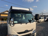 天井にルーフキャリアがついています。