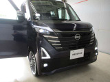 ■LEDヘッドランプ。LEDフォグランプ。シグネチャーLEDポジションランプ。この年式からはデイライト仕様なので日中でもライトが点灯します。