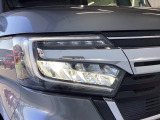 LEDヘッドライト(右側)です