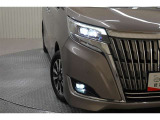 LEDヘッドライトです。デザイン性がよくとても明るいので、夜間の走行や悪天候でも安心です。しかも長寿命!