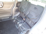 ◆チップアップ&ダイブダウン機構付【ULTR SEAT】は後席座面を左右分割で跳ね上げることができます。トランクで積載できない背の高い荷物をラクラク収納できます。ホンダ車ならではの人気装備です。