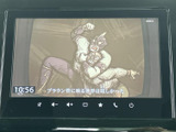 停車時にTVを楽しめます。お好みの番組を視聴しながら、休憩時間を快適に過ごせるでしょう。