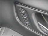◆ドライビングポジションシステム◆Hondaスマートキー、DRIVER1・DRIVER2のそれぞれにシート位置を記憶でき、乗車時に使用キーを判別して自動で調整を行います。