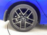 純正ホイール☆Honda車にぴったりなデザインのホイールカバー付です。
