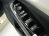 ◆パワーウィンドウスイッチ◆運転席から全席の窓の開閉操作を行うことが出来いつでも換気ができます!