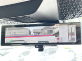 スマートルームミラー装備!車内の状況や天候や明るさに関わらず車両後方のカメラの映像をルームミラーに映し出します!