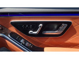 フロントシートヒーティング&ベンチレ-ション『運転席/助手席共に三段階で調節が可能なシートヒーター、シートエアコンを装備しております。季節を問わず快適にご使用いただけます。』