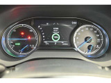 センターにマルチインフォメーションディスプレイ搭載により、車の走行状態が、一目で確認できます。