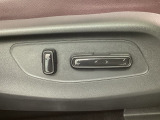電動シートなので、お好みのシートポジションへの移動もスムーズに行えます。