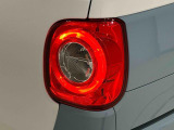 丸目で愛嬌のあるデザインのLEDリヤコンビネーションランプ(LEDストップランプ)が省電力・長寿命化を実現。