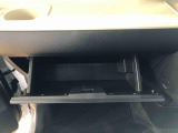 よく使うものが手を伸ばせばすぐ届く、機能面で充実した収納。