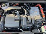チェーン駆動の、4気筒DOHCエンジンと2モーターのハイブリッドシステムです。