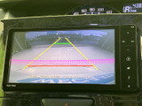 駐車や後退時に安全をサポートするバックモニターを搭載。後方の状況を映像で確認でき、安心して運転できます。