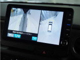 ◆マルチビューカメラシステム◆運転席から見づらい前後左右を、ナビ画面の映像で確認。見通しの悪い交差点や狭い道でのすれ違い、駐車などをサポートします。