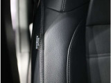 エアバッグは運転席、助手席以外にサイドカーテンエアバッグとサイドエアバッグが付いています。
