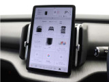 ドライブ情報や多彩な機能操作を、12.3インチのセンターディスプレイに集約。タッチパネルは指の動きに追従してサクサク動作。シンプルな操作性とカスタマイズできる表示で、直感的に使えます。
