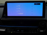 デイスプレイオーディオを装備。スマホとクルマをつなぐことで、いろんなサービスが楽しめます。(AppleCarplay/AndroidAuto 対応)