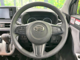 インテリアに合わせたデザインのステアリングは、運転される方のことも考え、運転しやすい形状、大きさです。是非一度、実際に触ってお確かめください。
