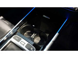 メルセデスジャパンが定めるサーティファイドカー(認定中古車)として登録を致しますので、納車時にはタイヤやバッテリー等も規定以下の数値であれば、整備代金を頂かず、無償で交換となります。ご安心下さい。