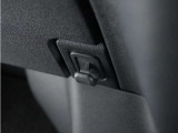 ◆コンビ二フック◆ちょっとした買い物の袋を吊り下げたり、ゴミ袋を吊り下げられるコンビニフックがあり車内を転がらず便利です!