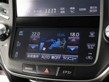 使いやすさや安全性を追求したステアリング周り!高級車ゆえにスイッチ類が多いのも特徴ですね!考え尽くされた配置ですぐに使いこなす事が出来ますのでご安心下さい!是非、体感してみて下さい!!