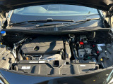 1.6L PureTechターボエンジン 加えて、前後2基の高効率電動モーターを搭載し4輪を駆動します。システム合計出力は300ps(カタログ値)