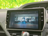 停車時に映像を楽しめるTV画面を搭載。ちょっとした休憩時間に、リラックスした時間をお過ごしいただけます。お子様連れのご家族にもおすすめです。
