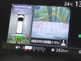【アラウンドビューモニター】専用のカメラにより、上から見下ろしたような視点で360度クルマの周囲を確認することができます☆死角部分も確認しやすく、狭い場所での切り返しや駐車もスムーズに行えます。