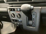 延長保証につきましてはお求めいただく車両によって保証料が異なりますので、当店スタッフまでお気軽にお問い合わせくださいませ。