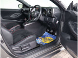 お車のご納車は待ち遠しいもの。1日でも早くご納車が出来るよう、整備拠点と販売店を結ぶ輸送ラインを確立しております。