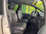 【シートカバー】運転席シート廻りは使用感も少なく、良好な状態となっています。丁寧に使われていたことがよくわかりますね。