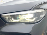 ●LEDヘッドライト:夜間走行時も良好な視界を確保し安心して運転できる高輝度LEDヘッドライトを装備!点灯速度が早く、消費電力も抑えられています。