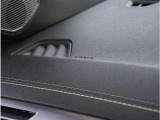 【助手席エアバッグ】助手席エアバッグが付いてます。助手席の搭乗者を万が一の事故の際に衝撃から体を守ってくれます。