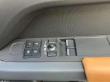 メモリー機能付フルパワーシート装備。三名までのシートポジションを記憶するメモリー機能付きのフルパワーシートです。