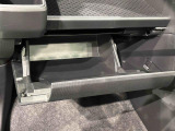 すぐに取り出せ、しまえる多彩な収納が付いてます