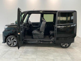 お客様にぴったりなおクルマをお選びいただけますように様々な展示車をご用意致しております!ダイハツの軽自動車だけではなく、他メーカー車やコンパクトカー・ミニバンなども数多く取り揃えております!