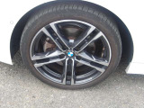 BMW純正アルミホイールです。納車時にはアルミホイールコーティングも承っております!是非ご検討下さいませ。
