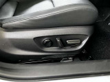 パワーシート搭載。微妙な調整が手軽にでき、最適なポジションで運転することが可能です。