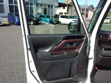 助手席のドア内部です。