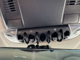 飛行機のコクピットみたいな感じのルームスイッチです!