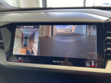 カメラ画像に3Dモデルを当て込み、車両の位置を正確に把握することができます。