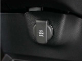◆12V電源ソケット◆スマートフォンの充電等にも便利な電源ソケット!使いやすい場所に装備されています。