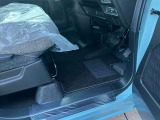 フロアマットも綺麗にクリーニングして納車しております!
