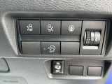 両側電動スライドドアのお車です。運転席からでもドアを自動開閉できます。