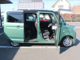 お車の修理・鈑金もお任せ!お見積り無料!高品質な仕上がりで大切な愛車を復元します。