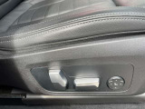 メカニックによる100項目の点検・整備を行います。不具合箇所、交換時期に達している部品に関しましては、全て当社負担で交換してからのご納車となります。