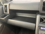 品質には自信があります!ハッピーの品質・キレイなお車をお届けさせていただきたい!そんな気持ちでキレイに仕上げております。フロアマットなどの清掃はもちろん、シート下なども徹底的に清掃しております。